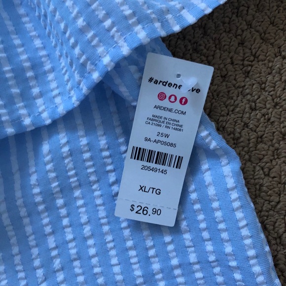 Off the Shoulder Stripped Shirt - Picture 3 of 4